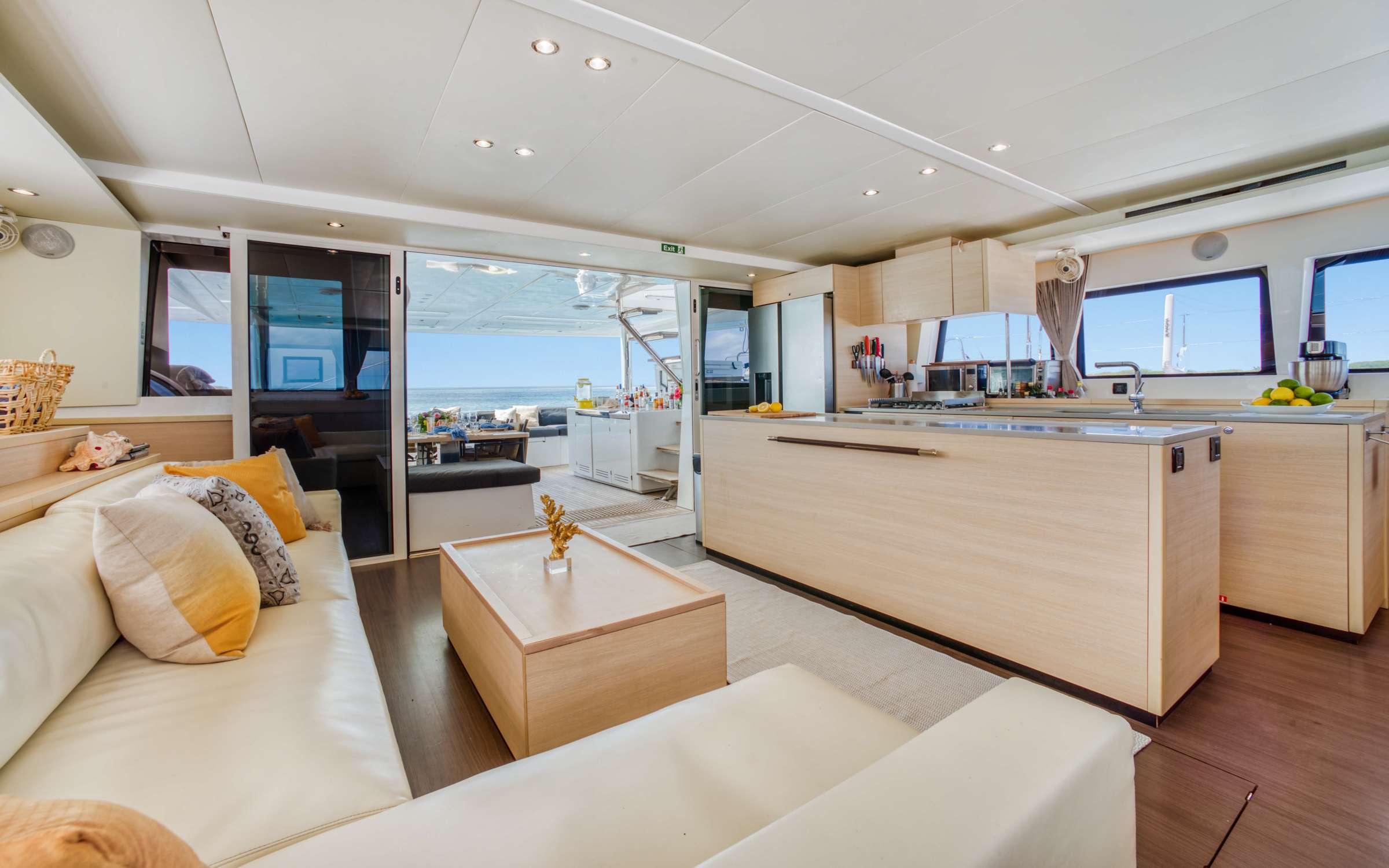 Crewed Catamaran DREAM BEAUTY photo 8