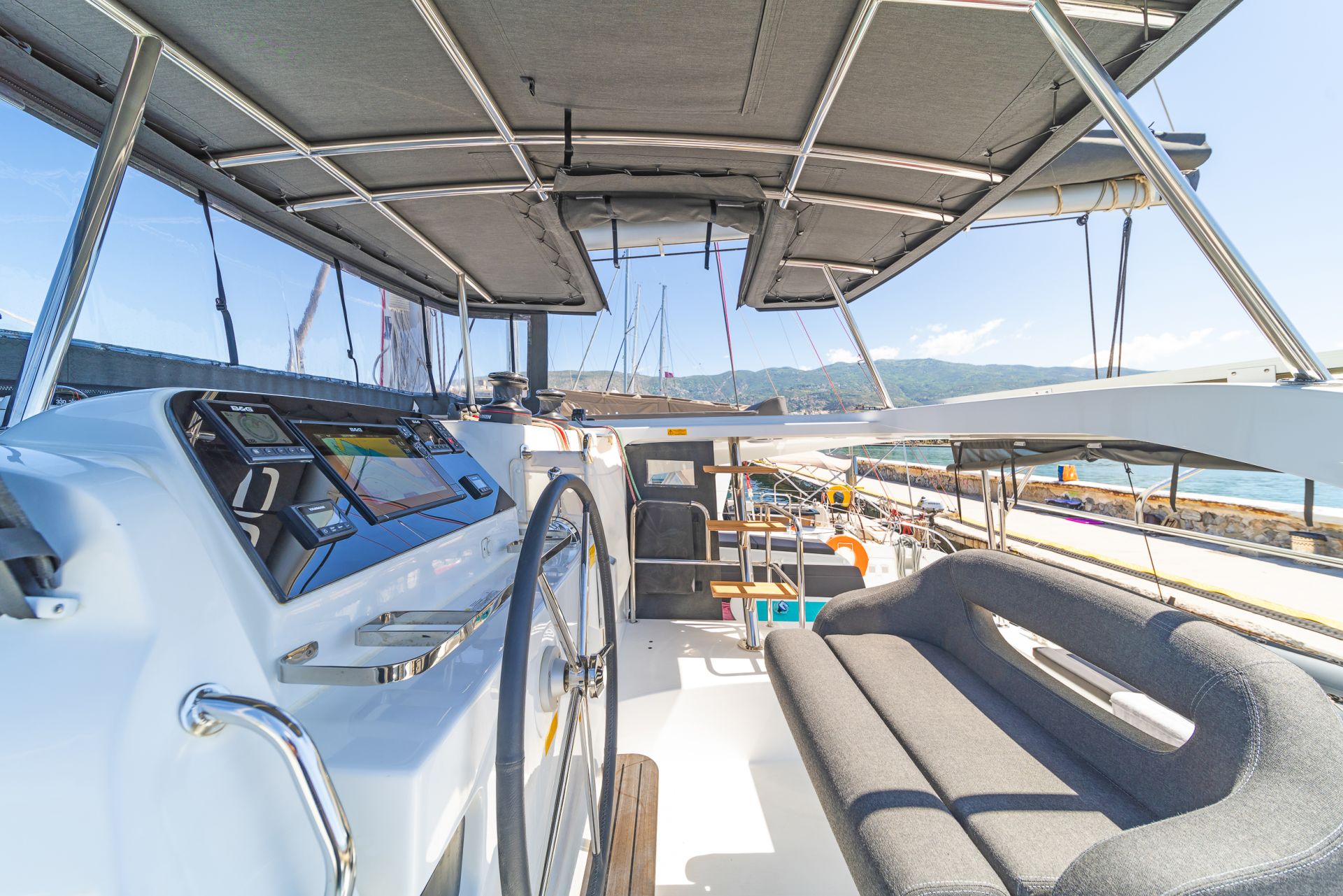 Bareboat Catamaran DREAM WATERS photo 4