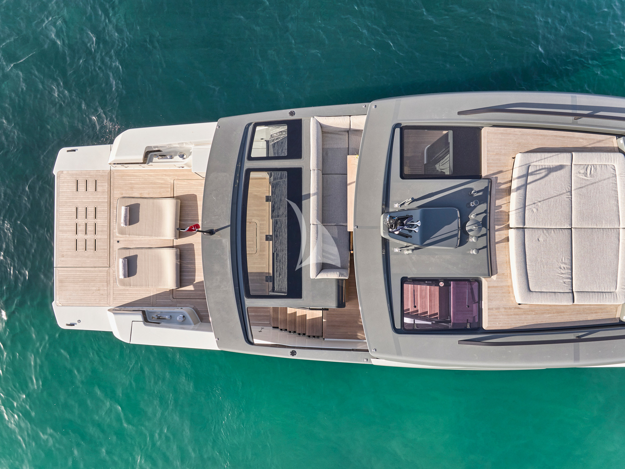 Crewed Motor Yacht DUCHESS photo 5