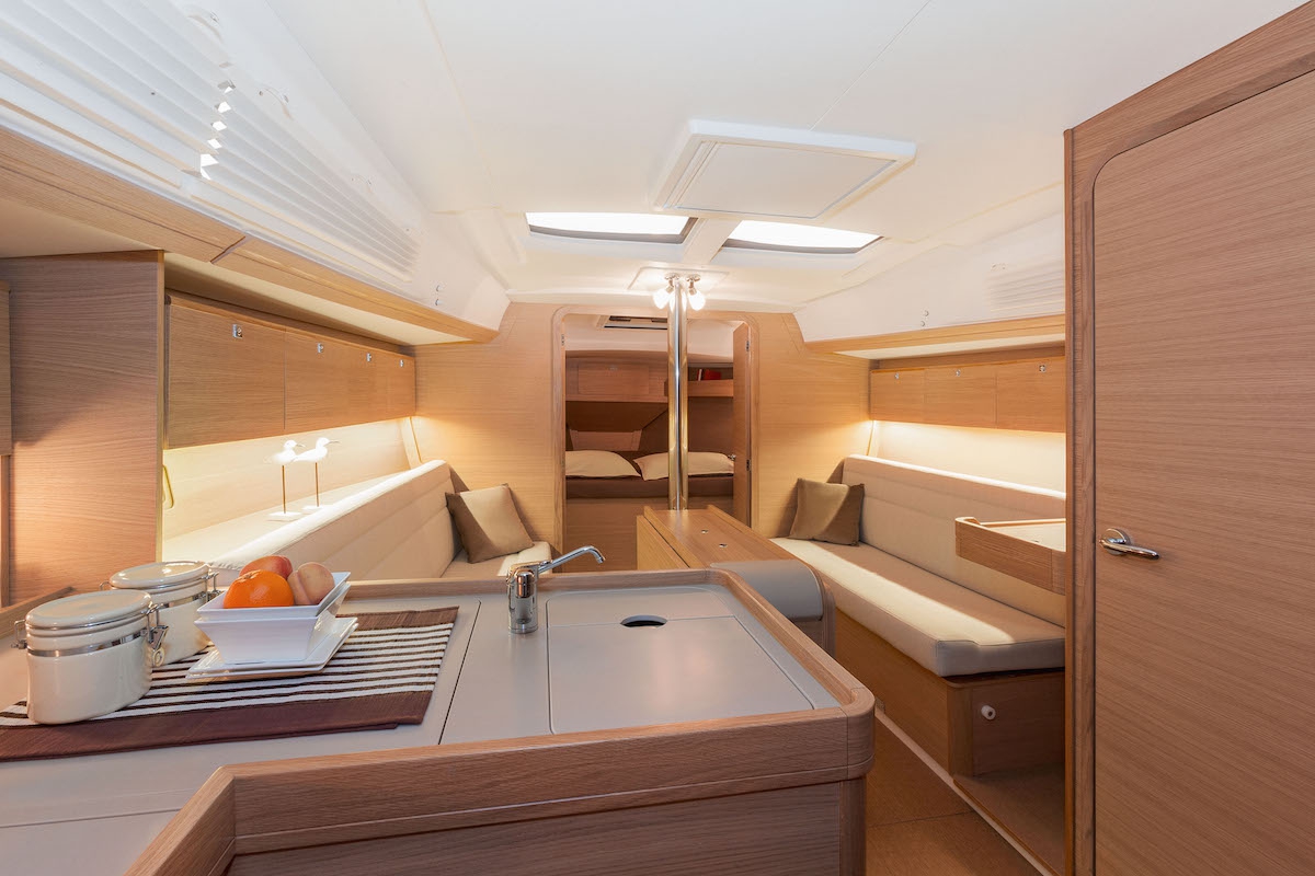 Bareboat Sailing Yacht Dufour 350 photo 5