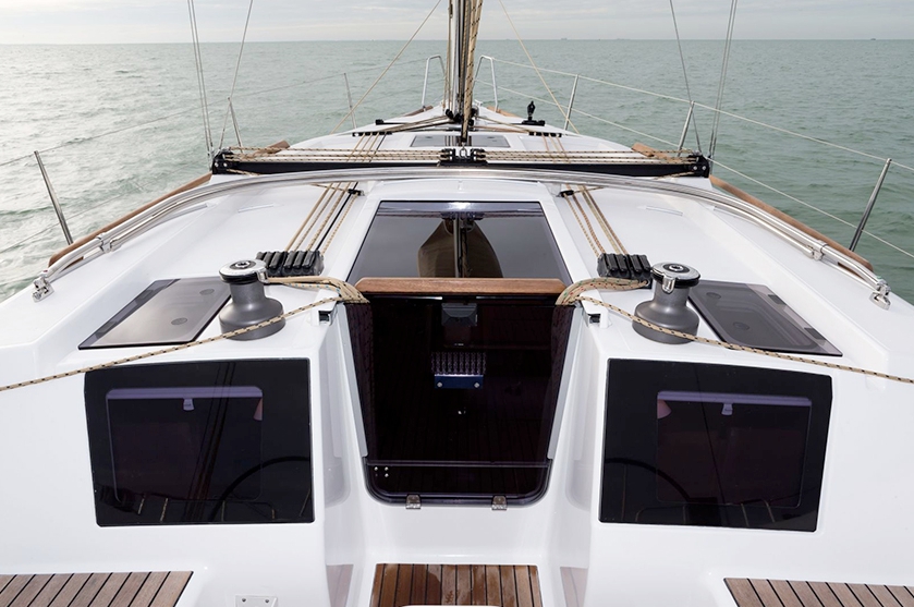 Bareboat Sailing Yacht Dufour 382 photo 4