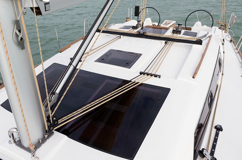 Bareboat Sailing Yacht Dufour 382 photo 5