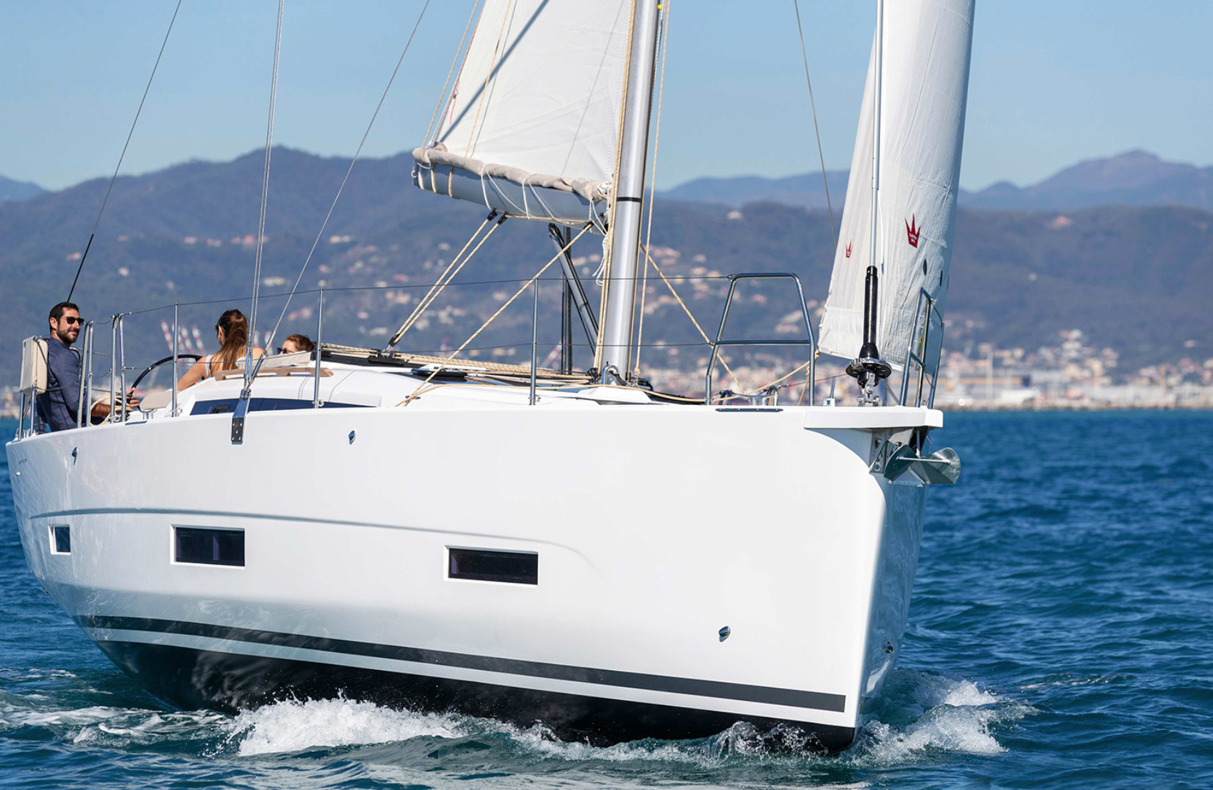 Bareboat Sailing Yacht Dufour 390 Grand Large photo 4