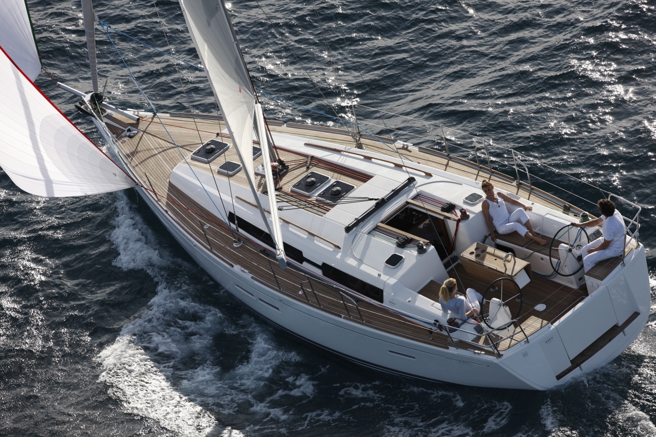 Bareboat Sailing Yacht Dufour 405