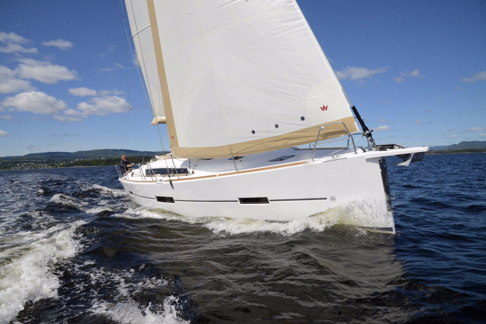 Bareboat Sailing Yacht Dufour 412