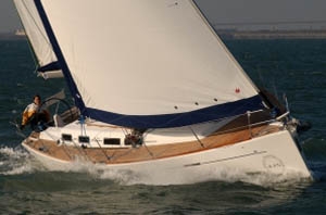 Bareboat Sailing Yacht Dufour 425