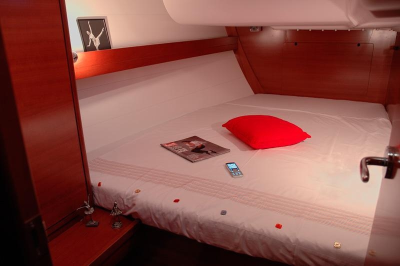 Bareboat Sailing Yacht Dufour 45 photo 4