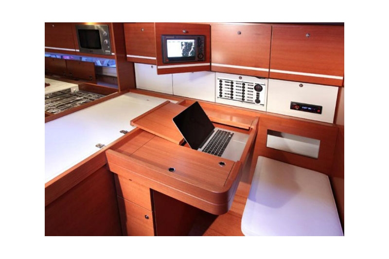 Bareboat Sailing Yacht Watersmoke photo 4