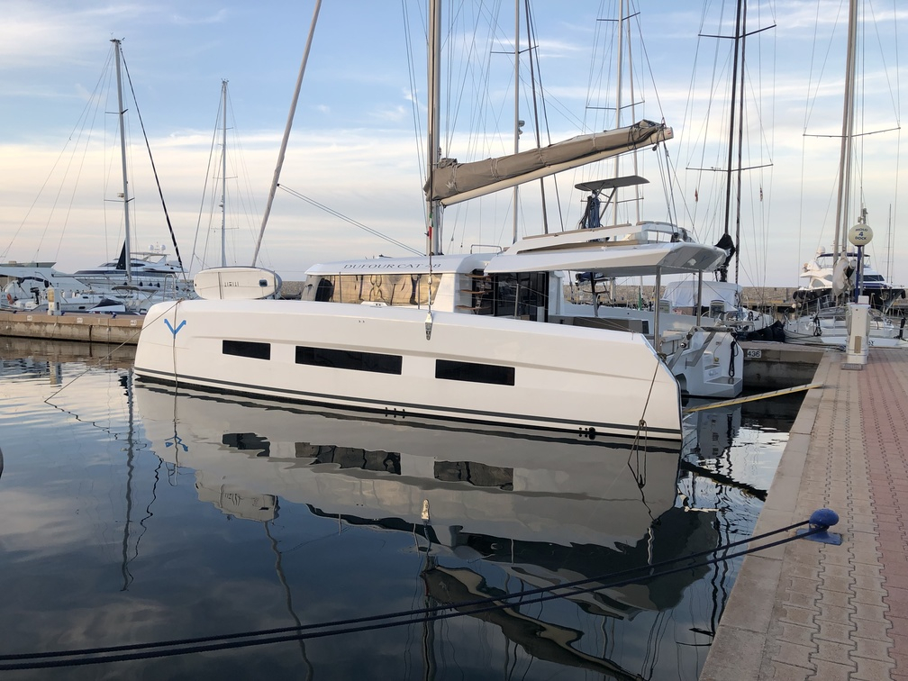 Bareboat Catamaran Dufour 48 photo 4