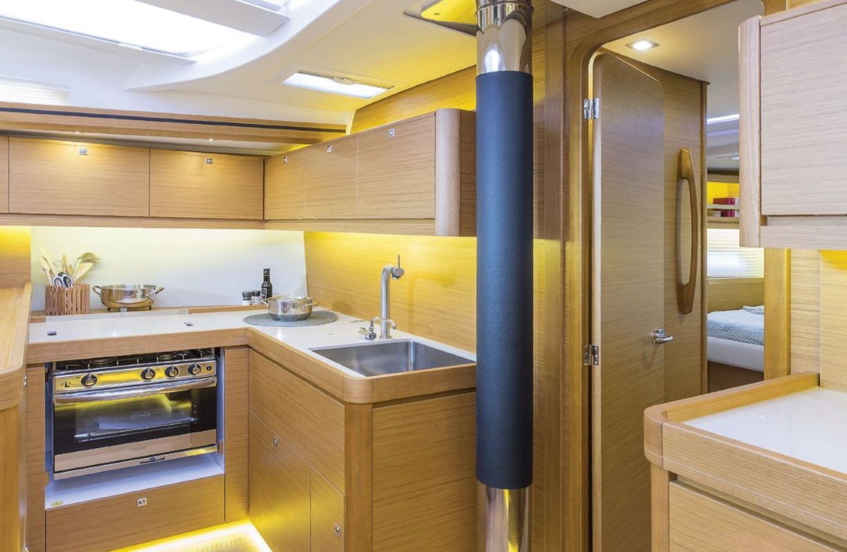 Bareboat Sailing Yacht Dufour 520 GL photo 6