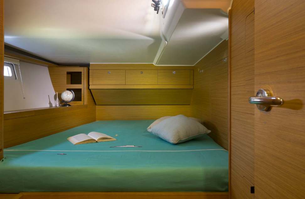 Bareboat Sailing Yacht Dufour 520 GL with watermaker & A/C photo 7