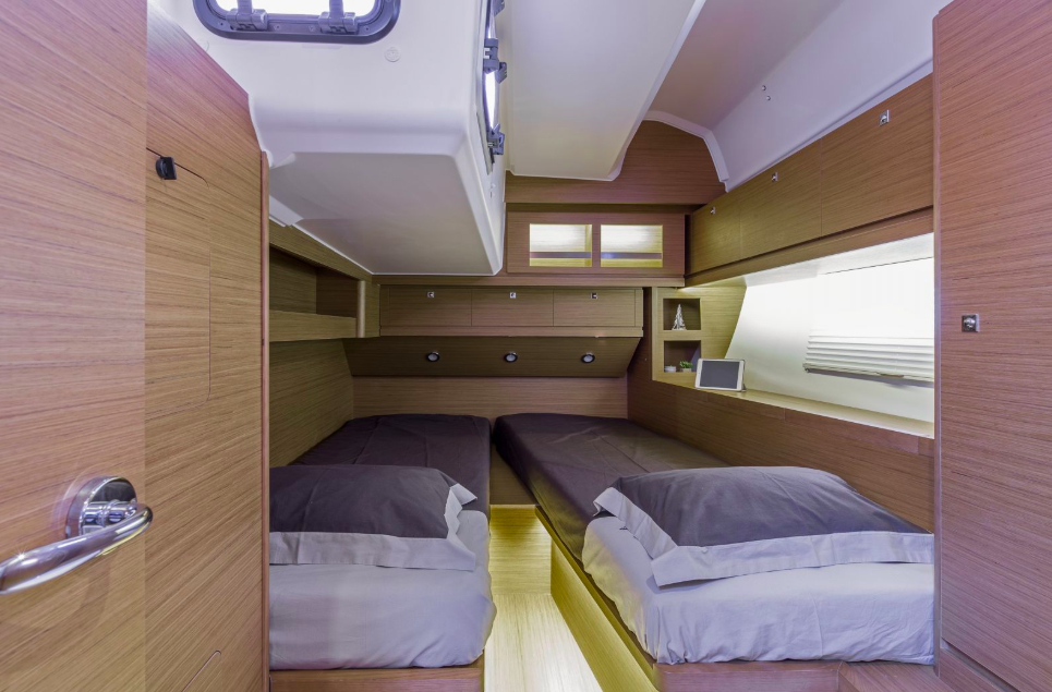 Bareboat Sailing Yacht Dufour 520 GL with watermaker & A/C photo 8