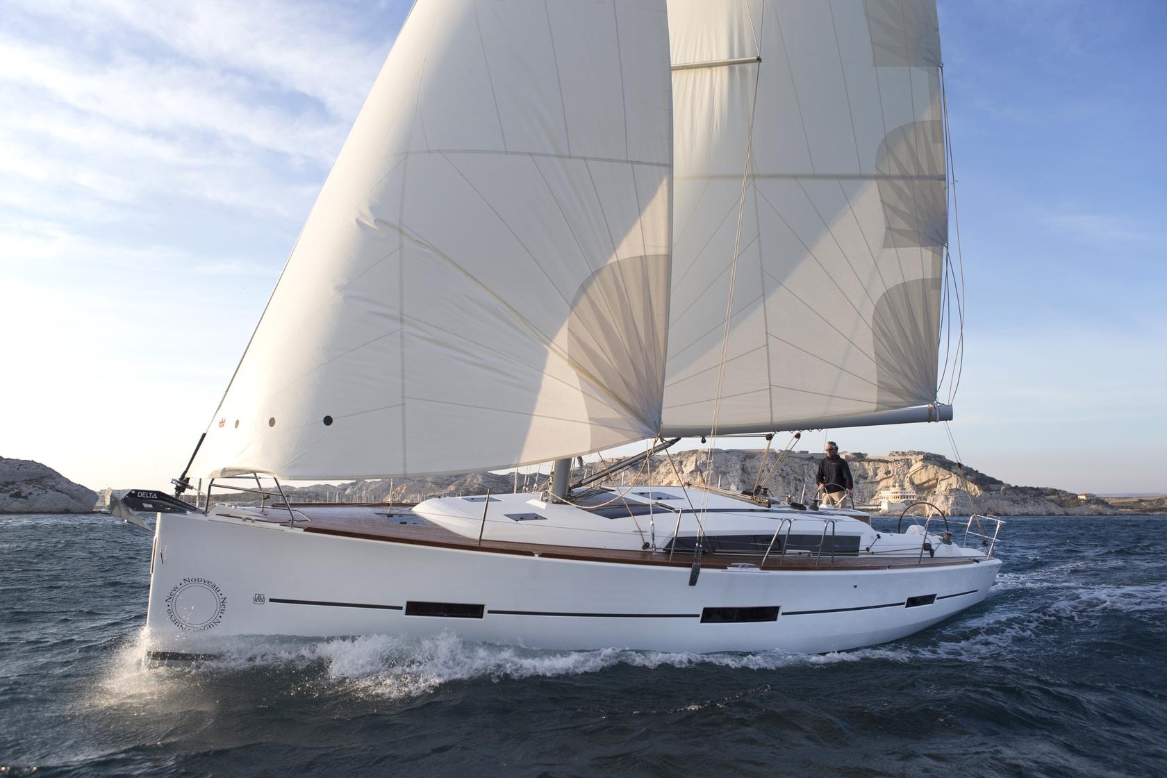 Bareboat Sailing Yacht Dufour 560