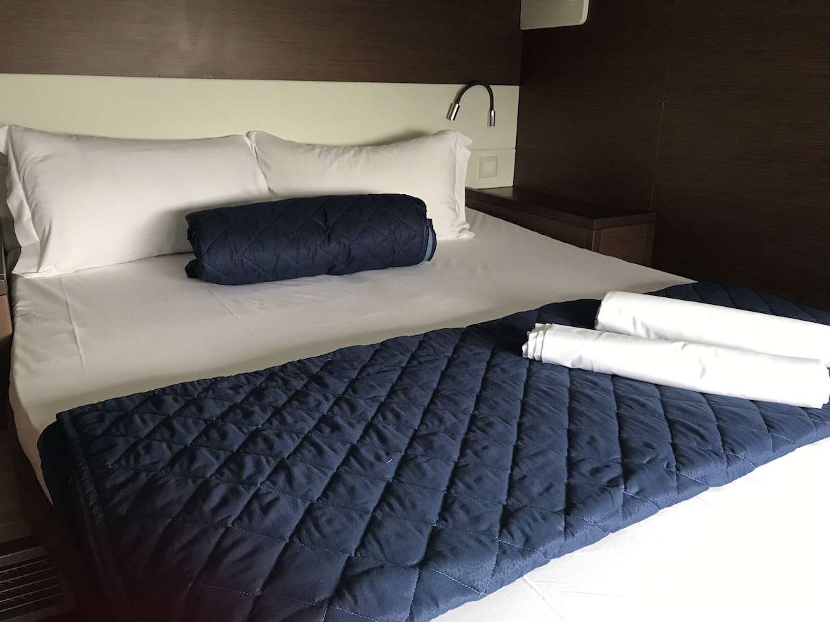 Crewed Catamaran DUGONGO II photo 7