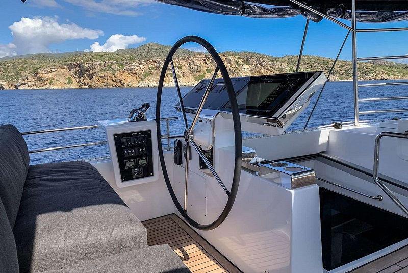 Luxury Crewed Catamaran DUOLIFE photo 4