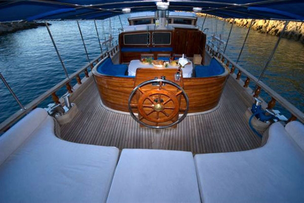 Crewed Sailing Yacht DURAMAZ photo 5