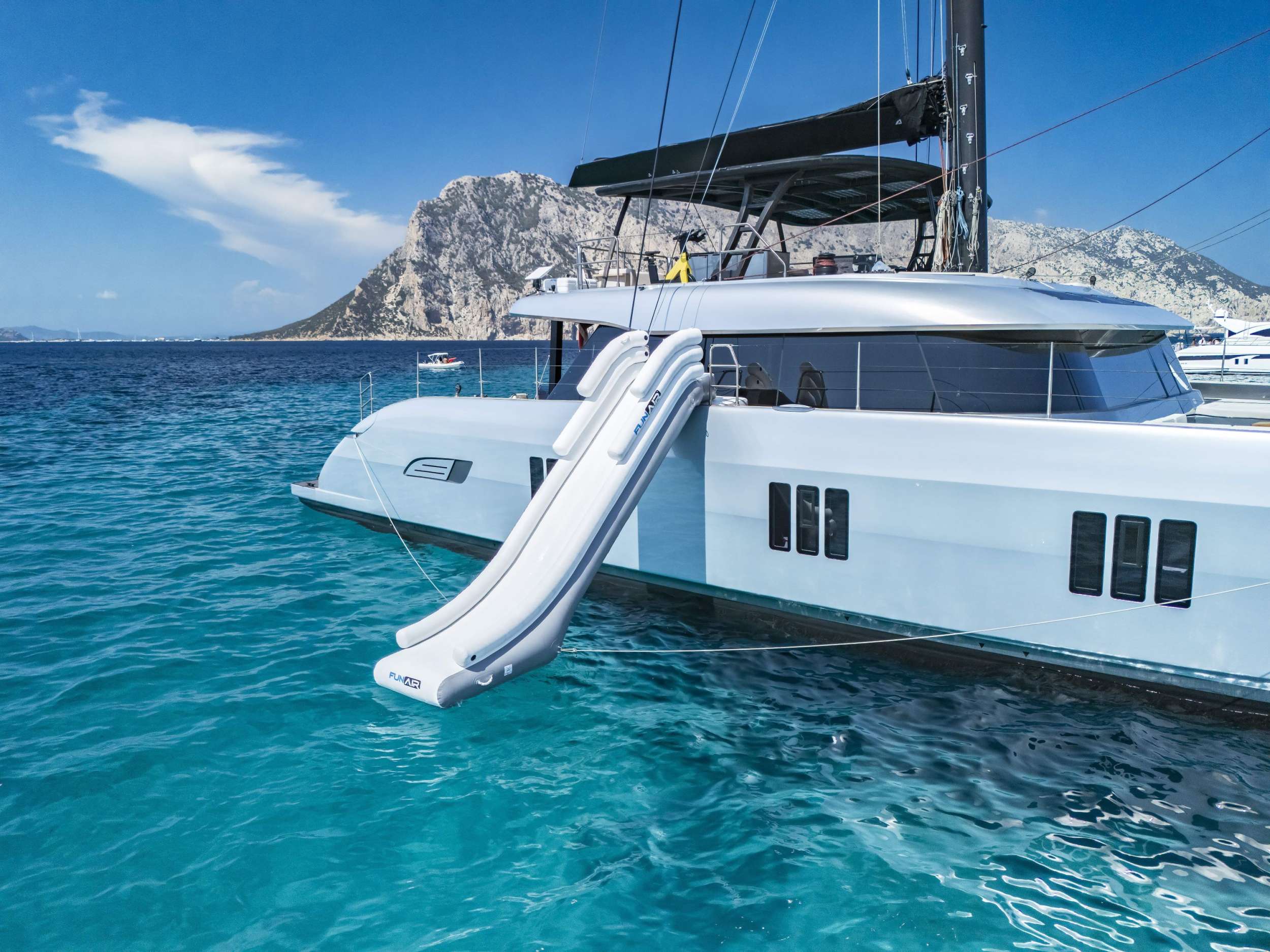 Luxury Crewed Catamaran E SUPERCAT photo 3