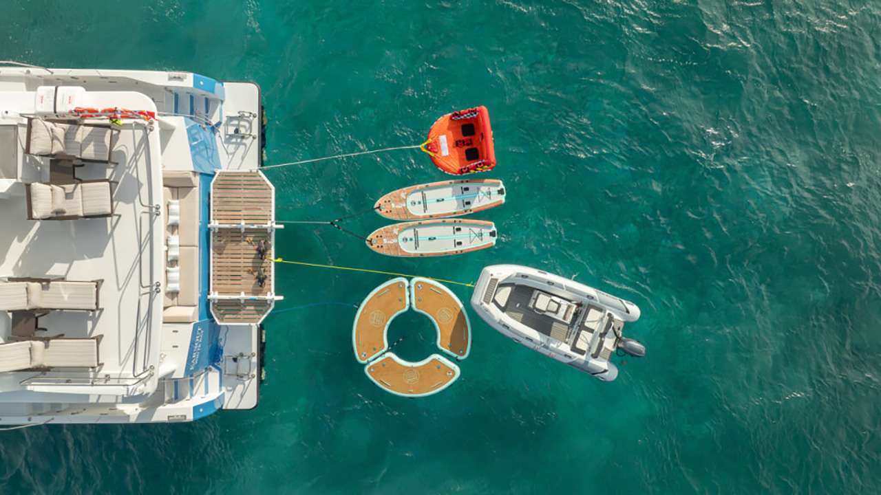 Luxury Crewed Catamaran EARNOUT photo 4