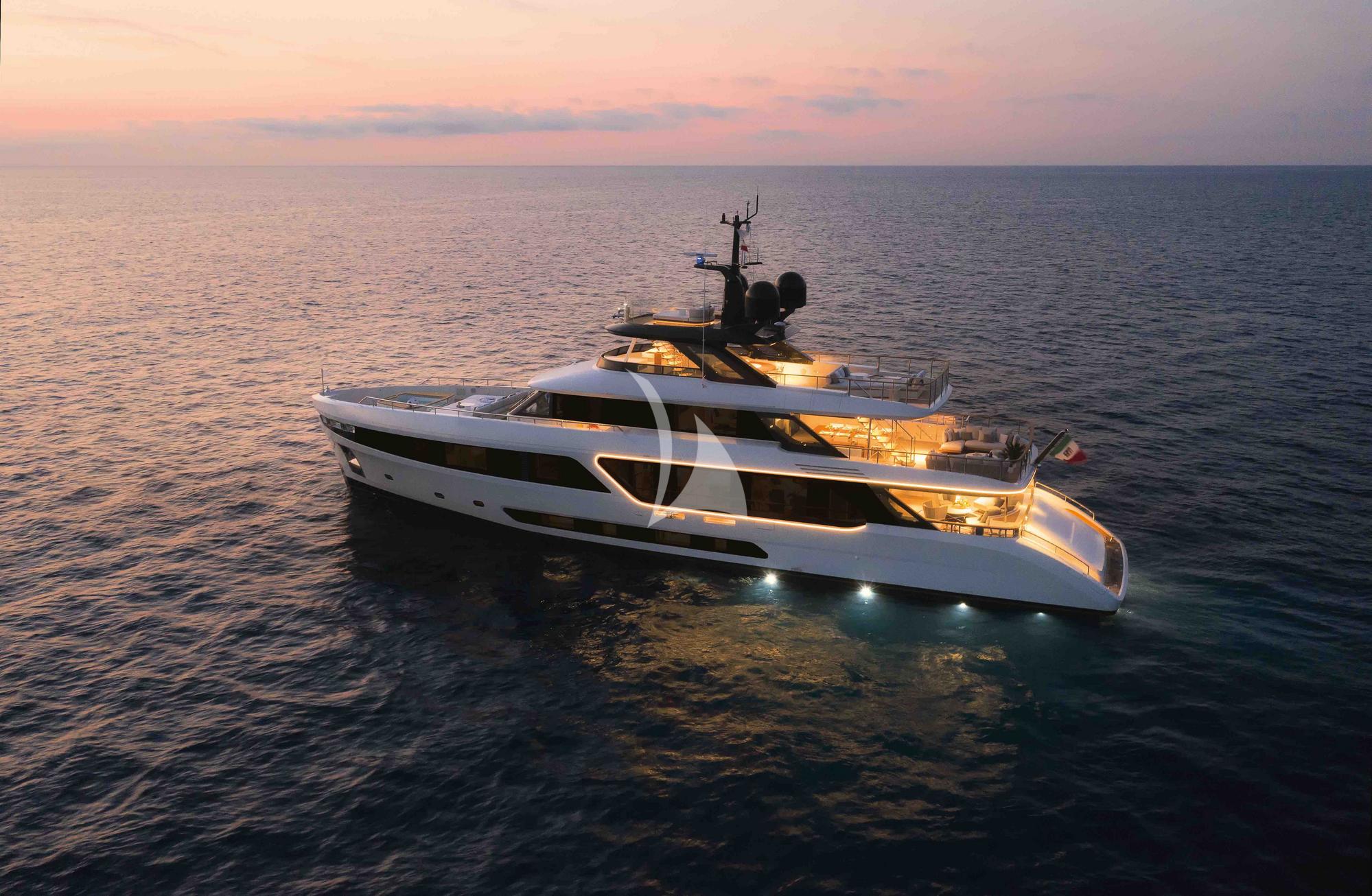 Luxury Crewed Motor Yacht EH2 photo 3