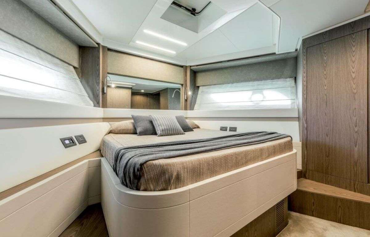 Crewed Motor Yacht EL PETAS photo 7