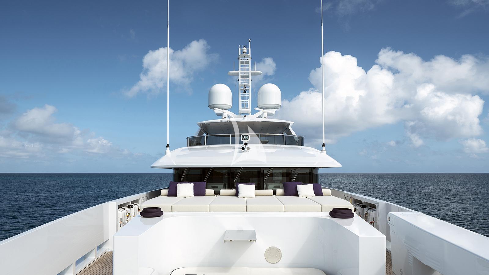 Luxury Crewed Motor Yacht ELA photo 8