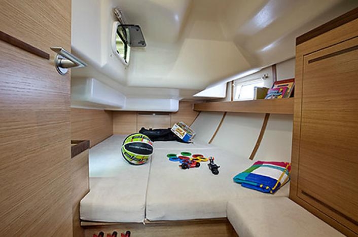 Bareboat Sailing Yacht Elan 394 photo 3