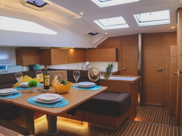 Bareboat Sailing Yacht Elan 50 photo 7