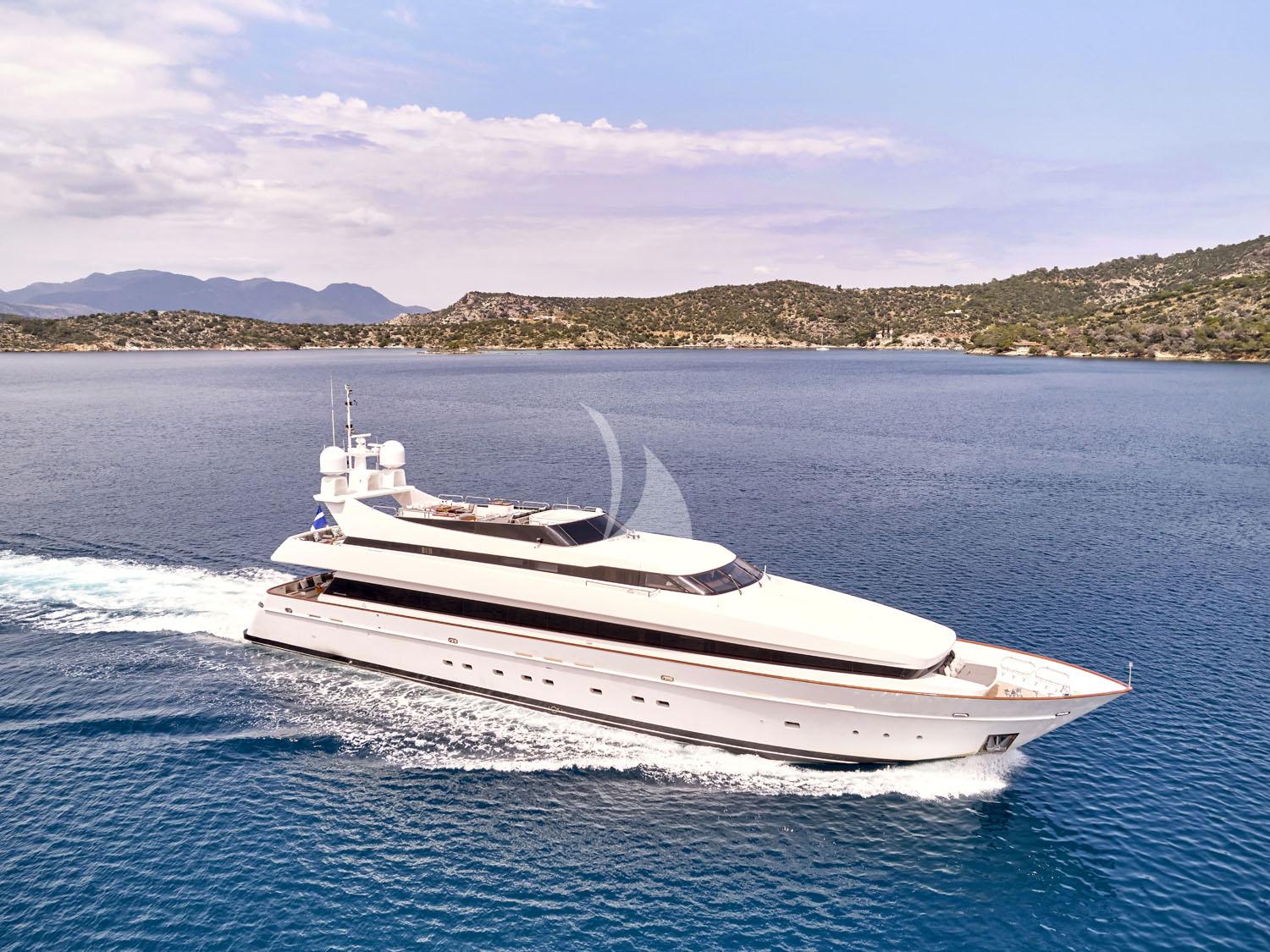 Luxury Crewed Motor Yacht ELEMENT photo 4