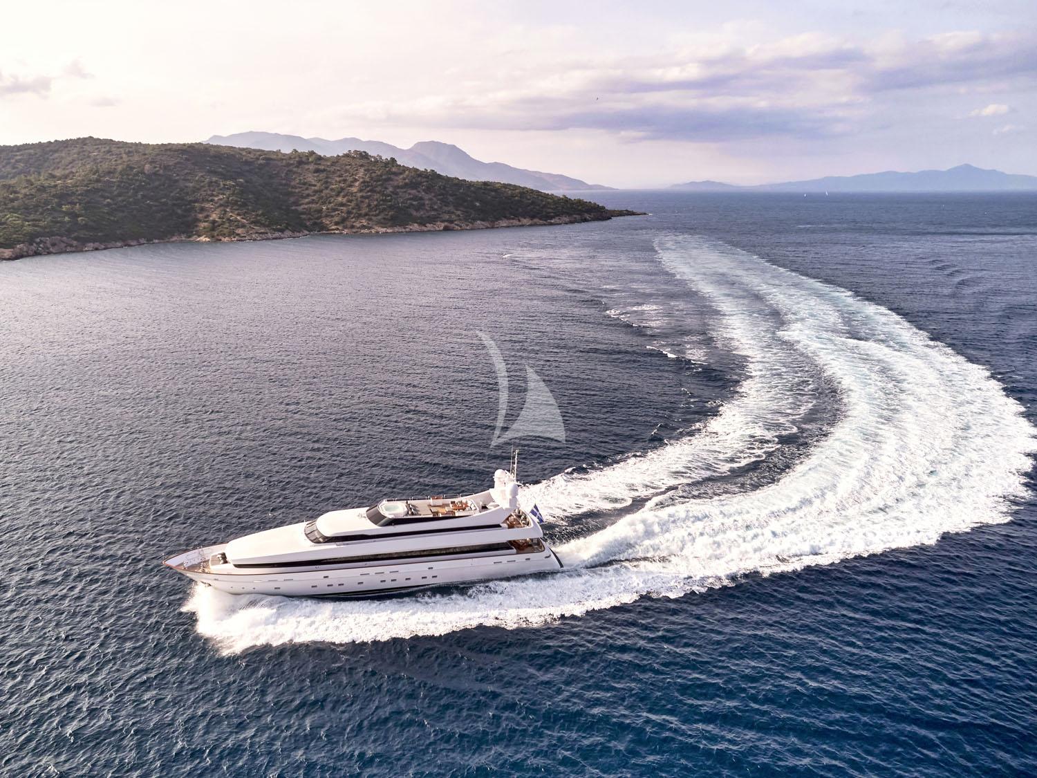 Luxury Crewed Motor Yacht ELEMENT photo 7