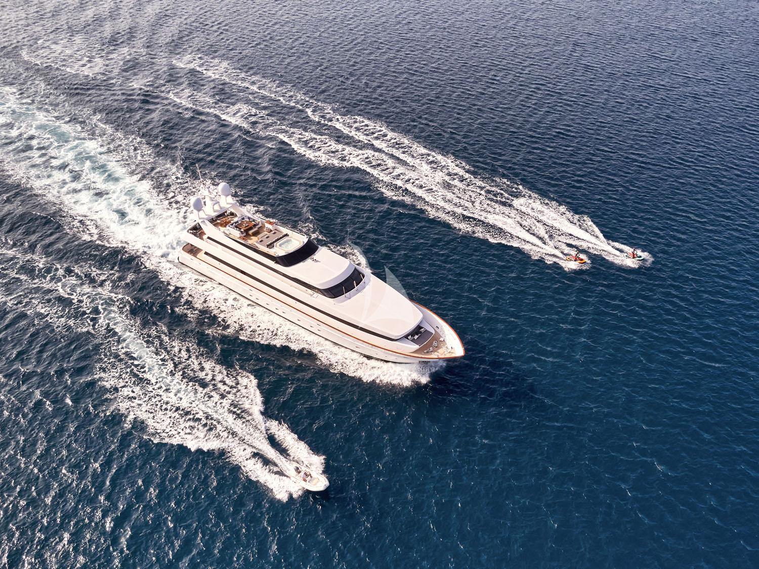 Luxury Crewed Motor Yacht ELEMENT photo 8