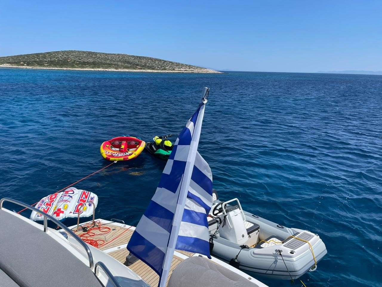 Crewed Motor Yacht ELENTARI photo 7