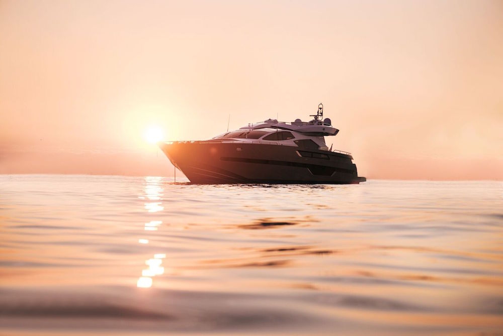 Luxury Crewed Motor Yacht ELEVEN I photo 3