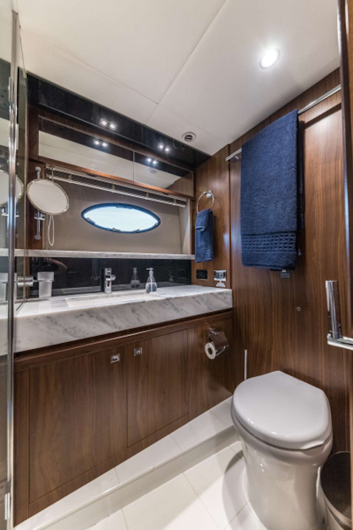 Luxury Crewed Motor Yacht ELLA ROSE photo 6