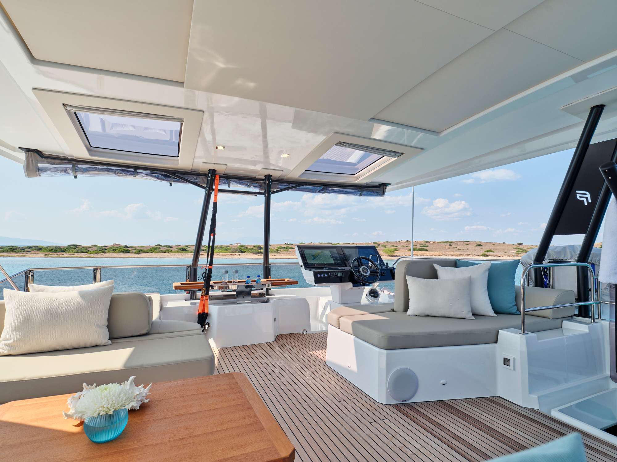 Crewed Power Catamaran ELLY photo 7