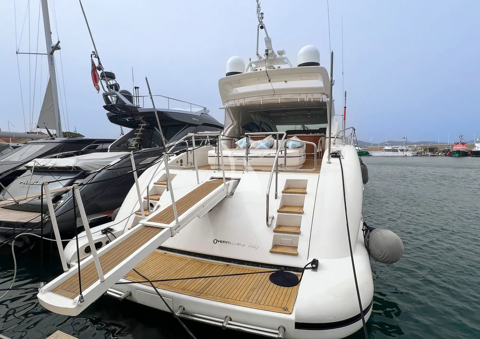 Crewed Motor Yacht ELTON II photo 3