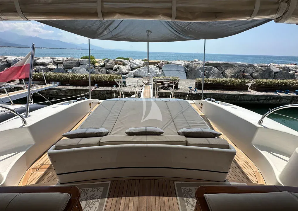 Crewed Motor Yacht ELTON II photo 5