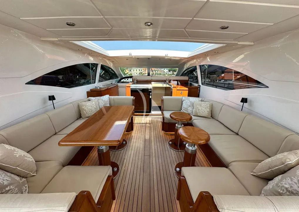 Crewed Motor Yacht ELTON II photo 6