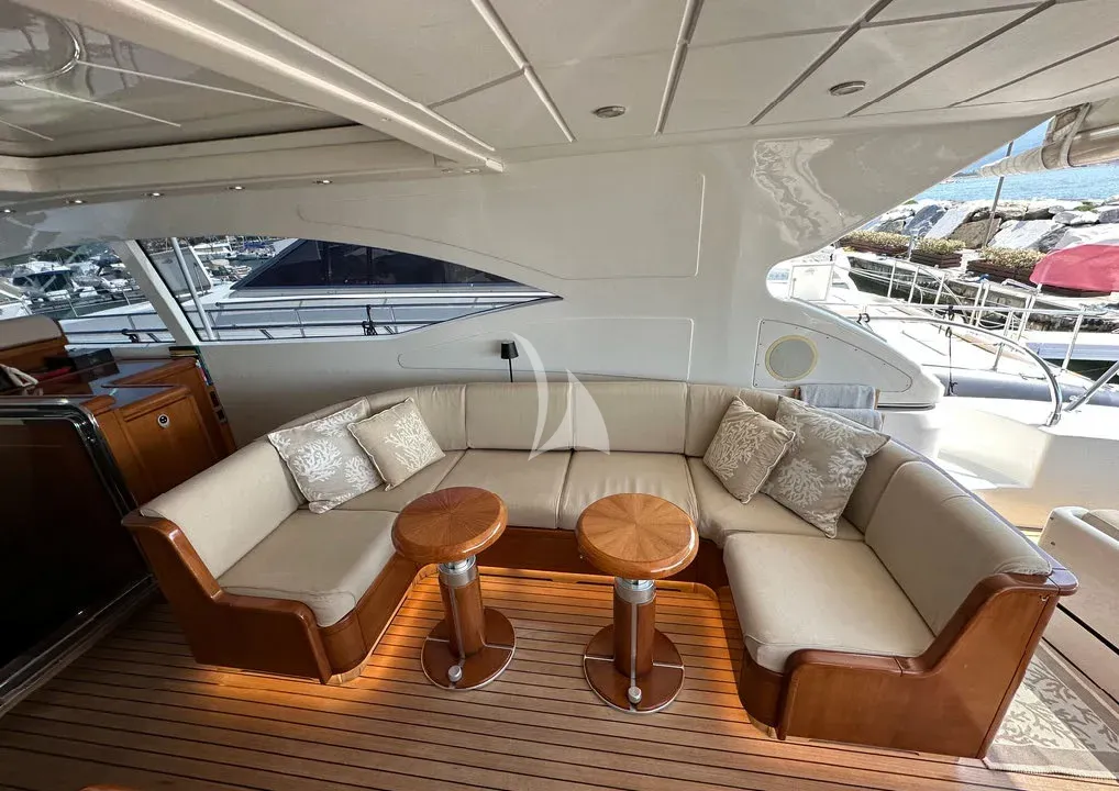 Crewed Motor Yacht ELTON II photo 7