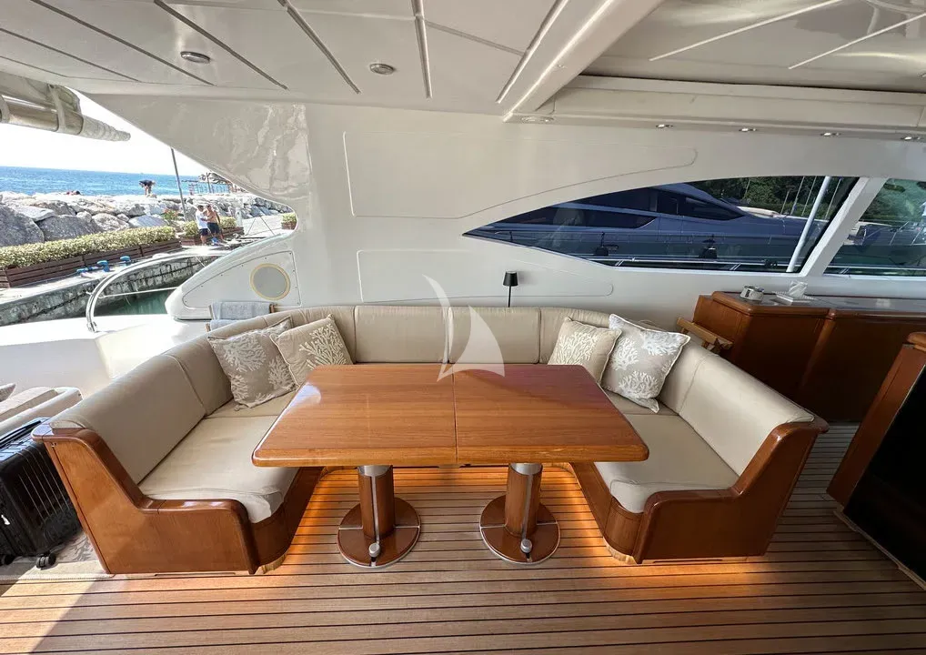 Crewed Motor Yacht ELTON II photo 8