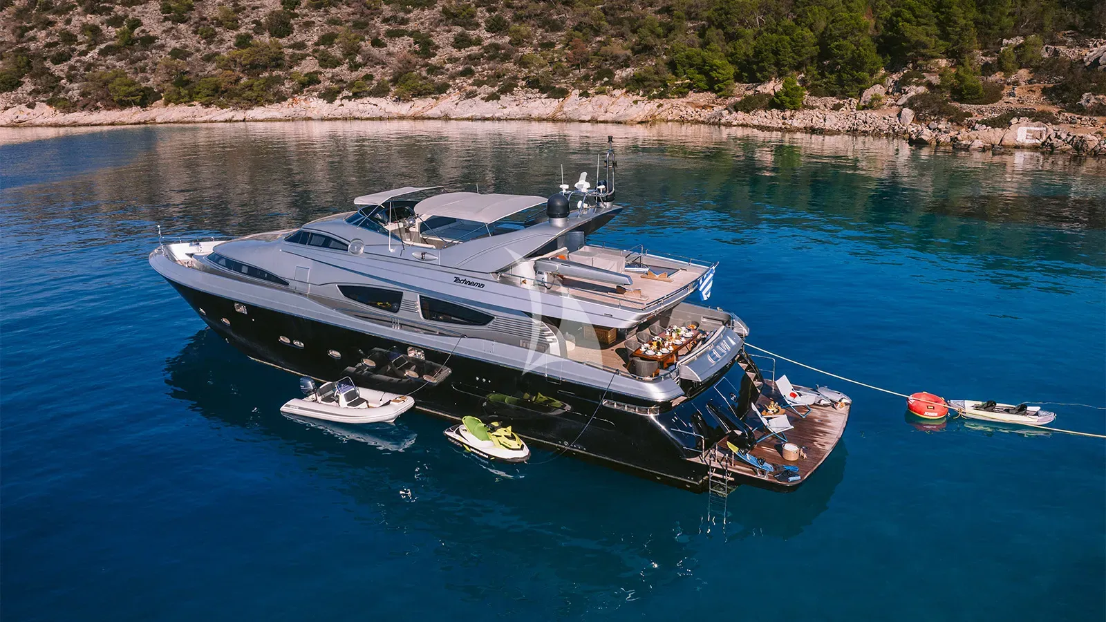 Luxury Crewed Motor Yacht ELVI photo 4
