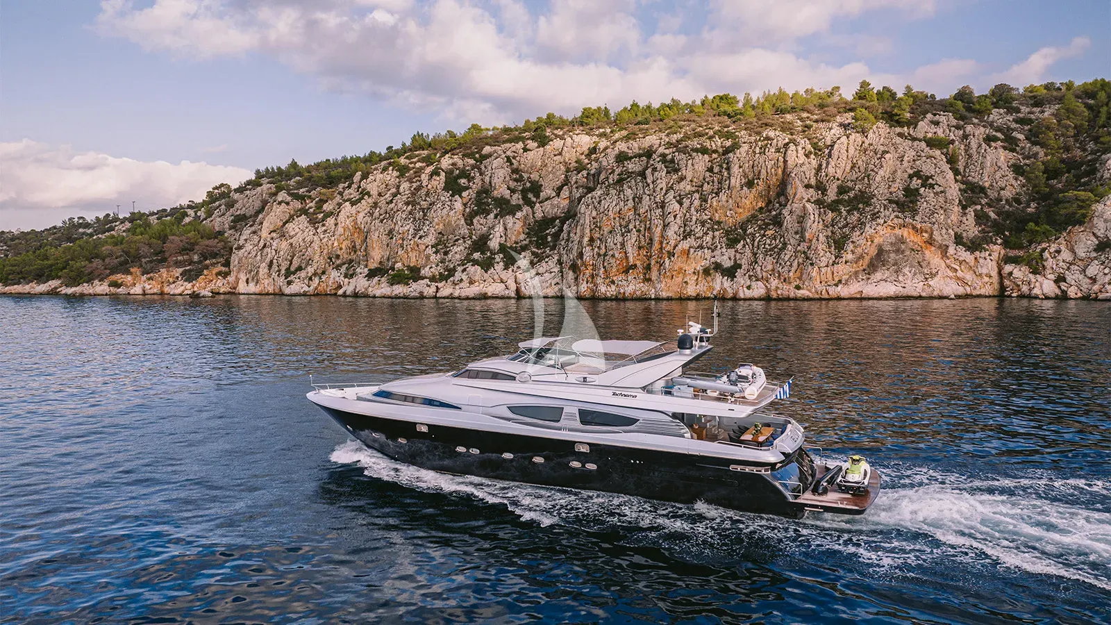 Luxury Crewed Motor Yacht ELVI photo 5