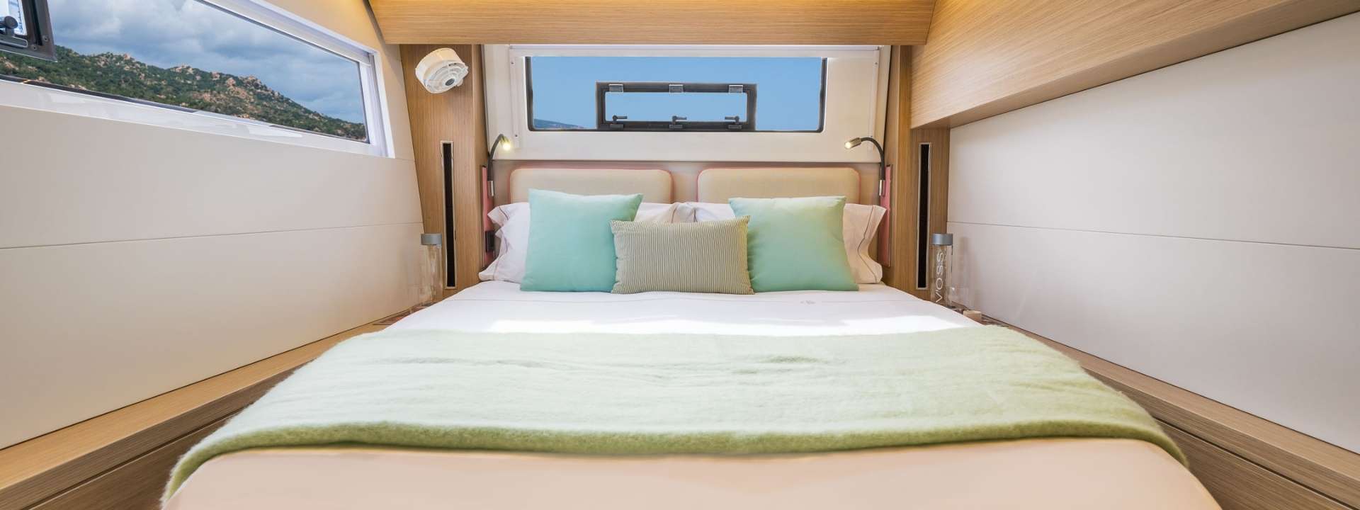 Crewed Catamaran ELYSIUM photo 5