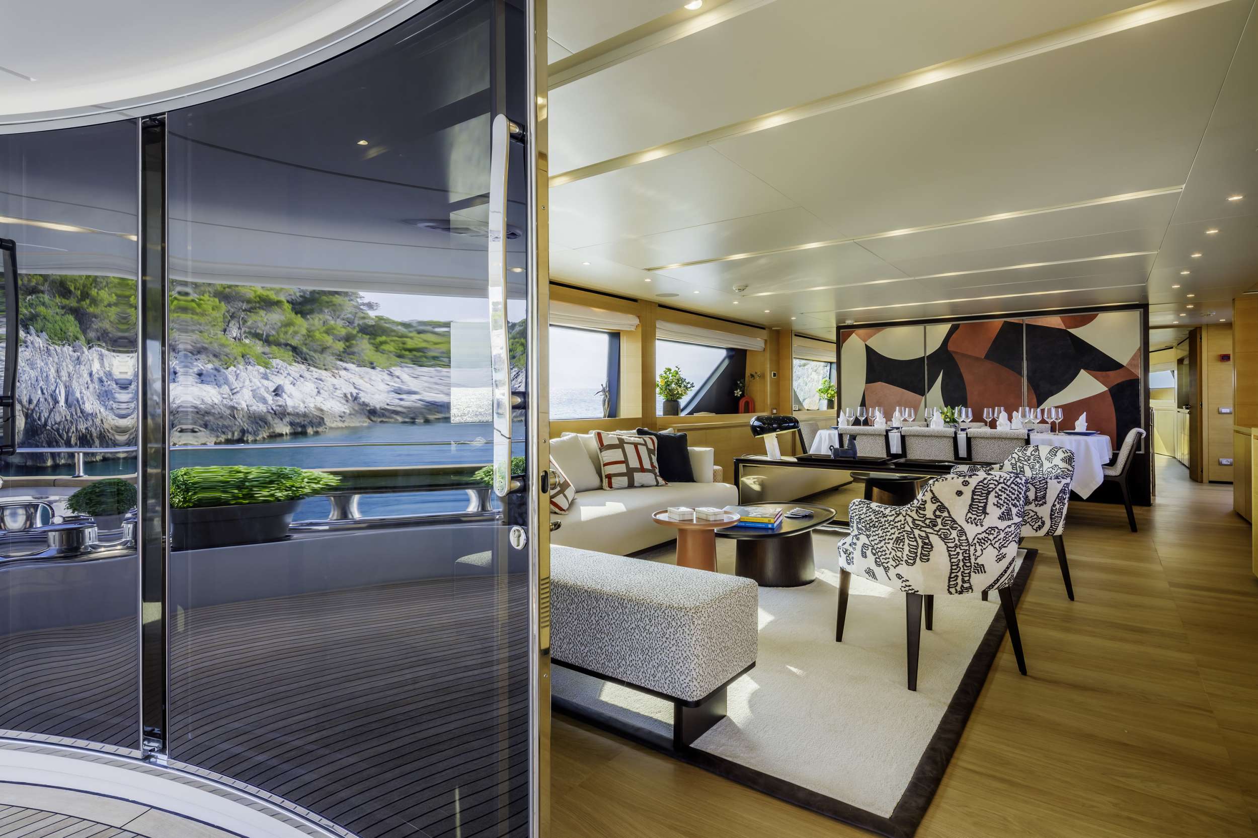 Crewed Motor Yacht ELYSIUM photo 6