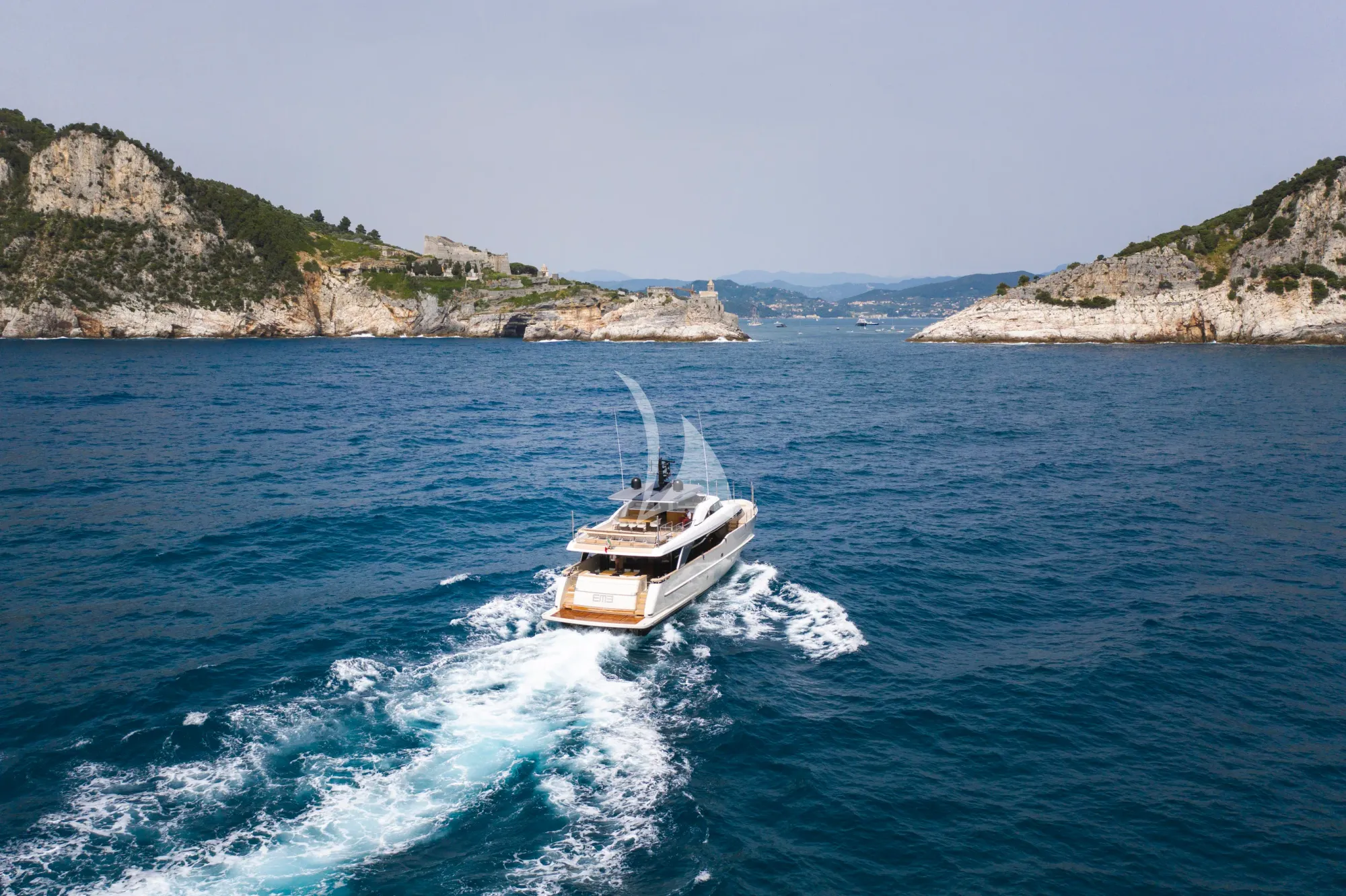 Crewed Motor Yacht EM3 photo 5