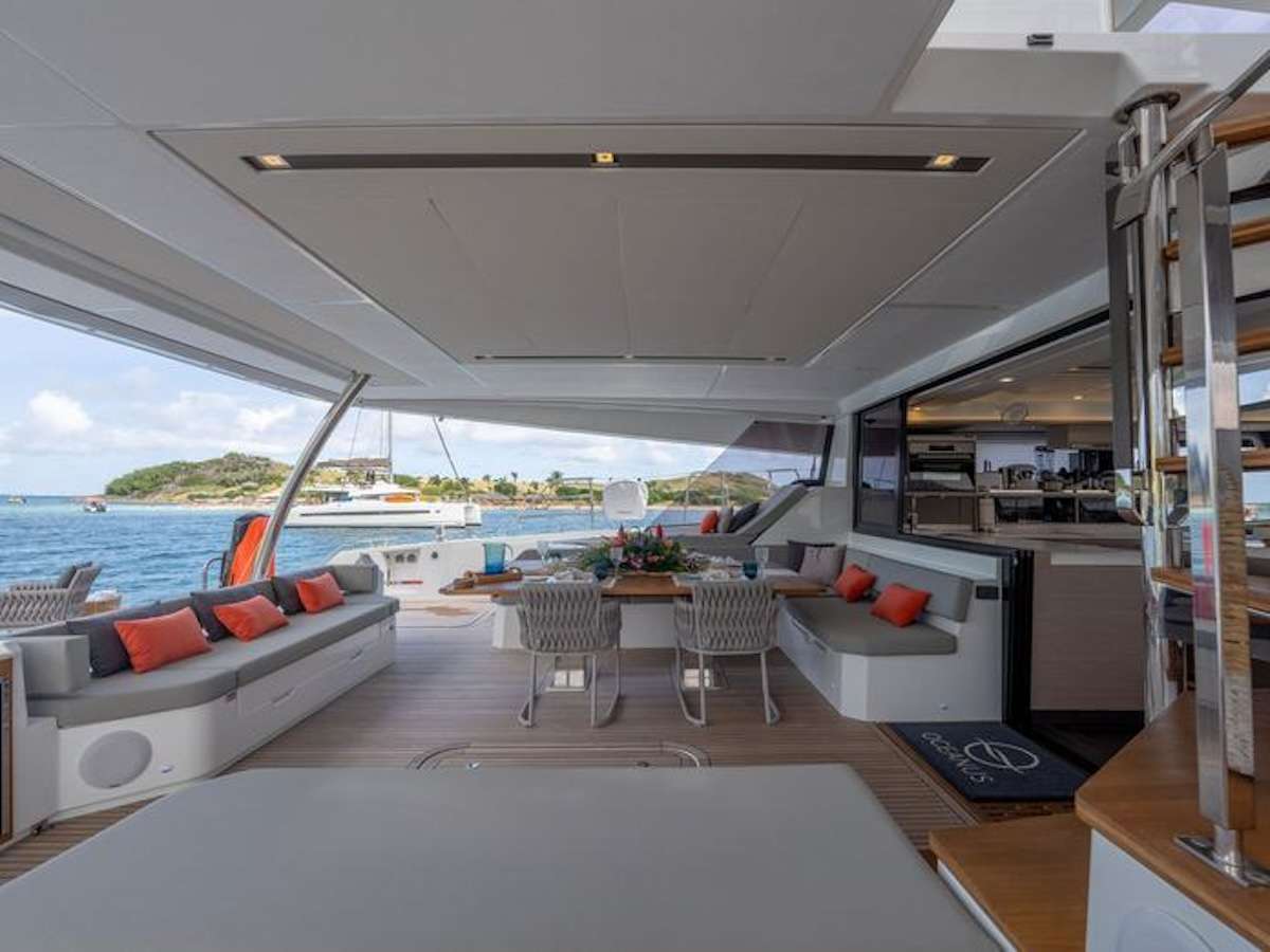 Luxury Crewed Catamaran ENCORE photo 4