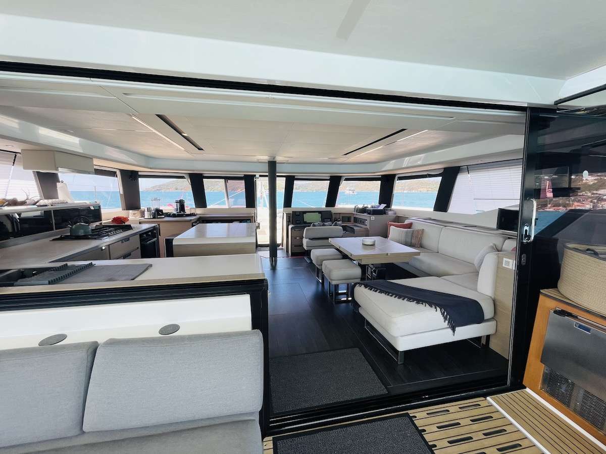 Luxury Crewed Catamaran ENCORE photo 6
