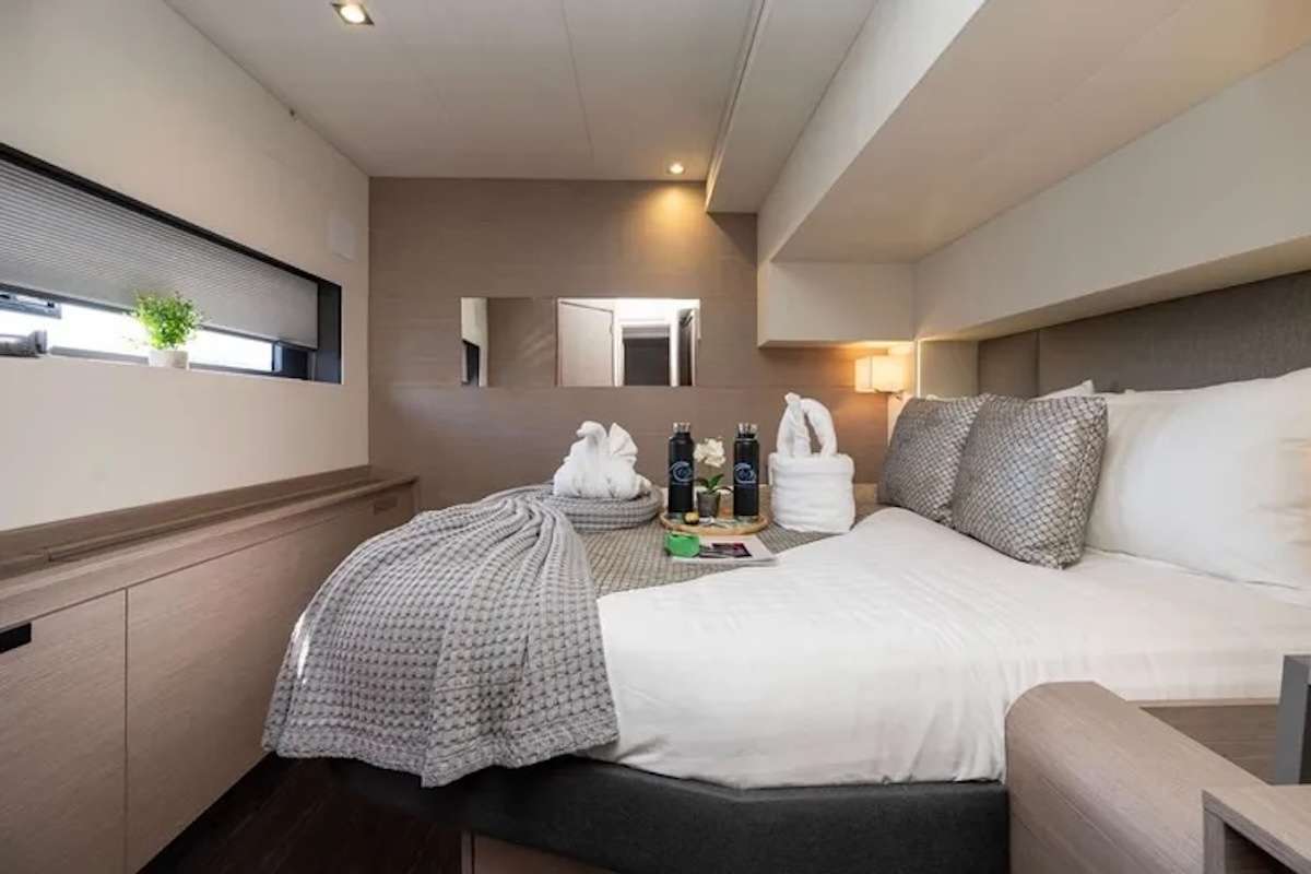 Luxury Crewed Catamaran ENCORE photo 7