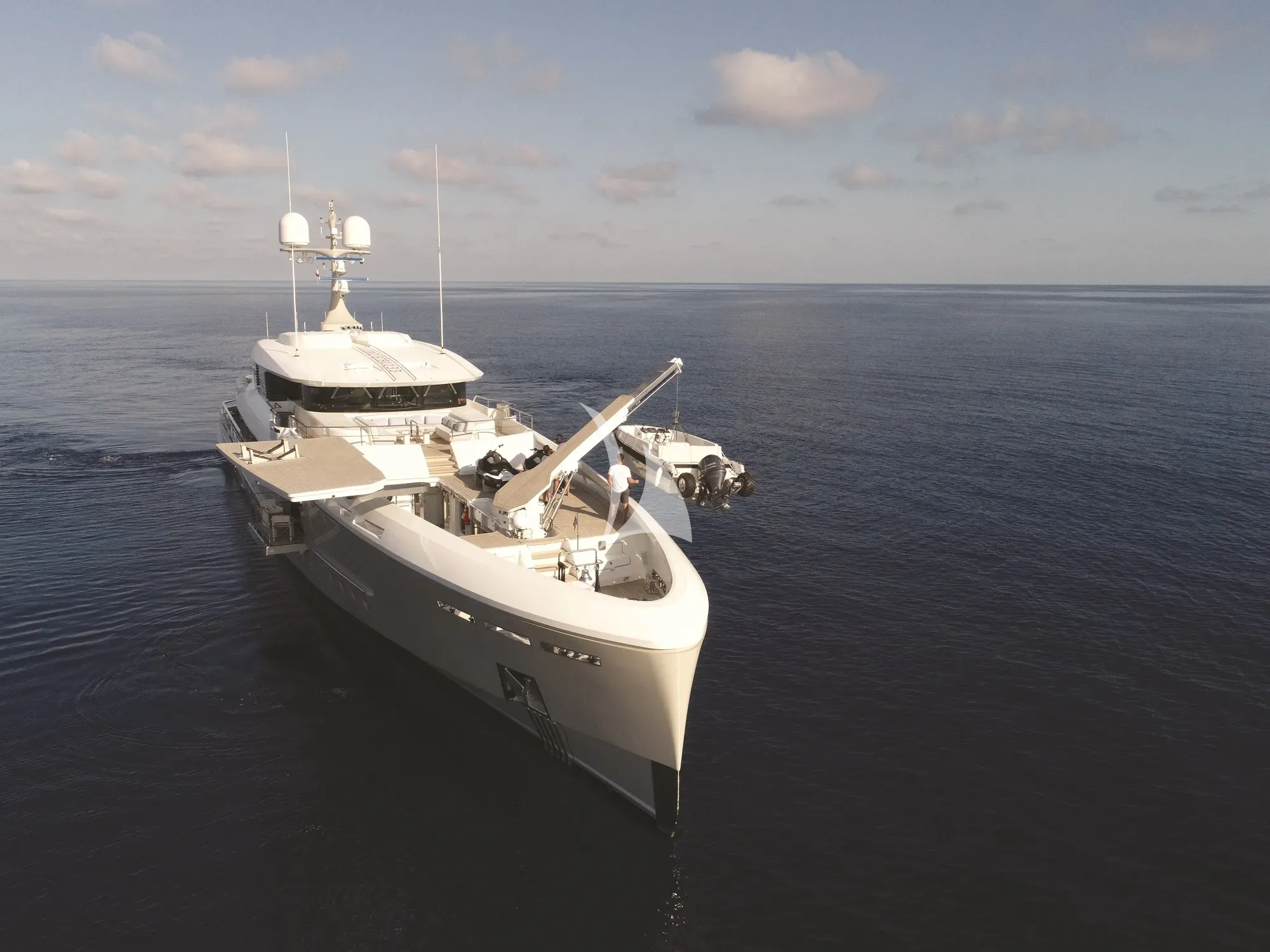 Luxury Crewed Motor Yacht ENDEAVOUR II photo 3