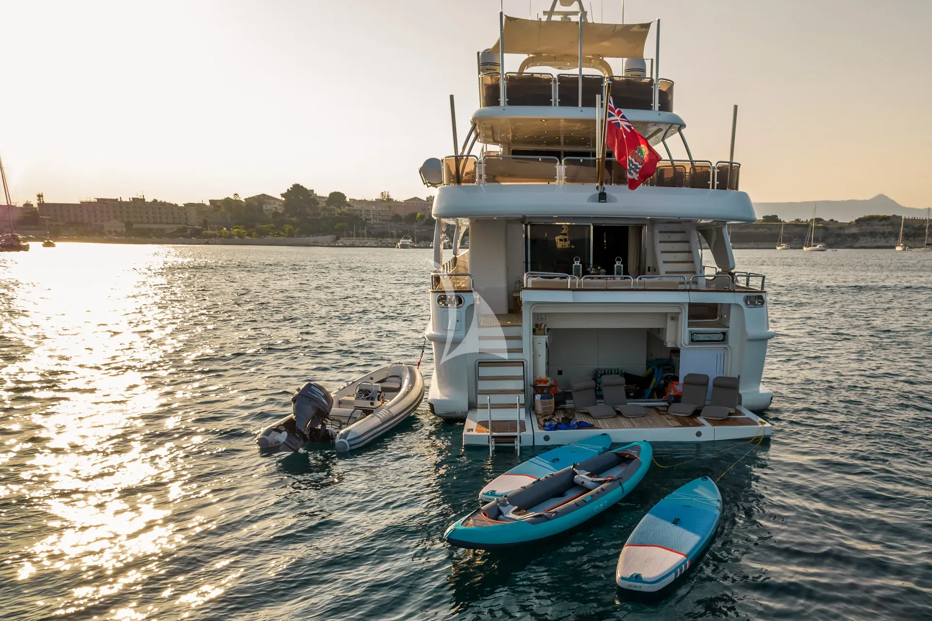 Luxury Crewed Motor Yacht ENDLESS SUMMER photo 5