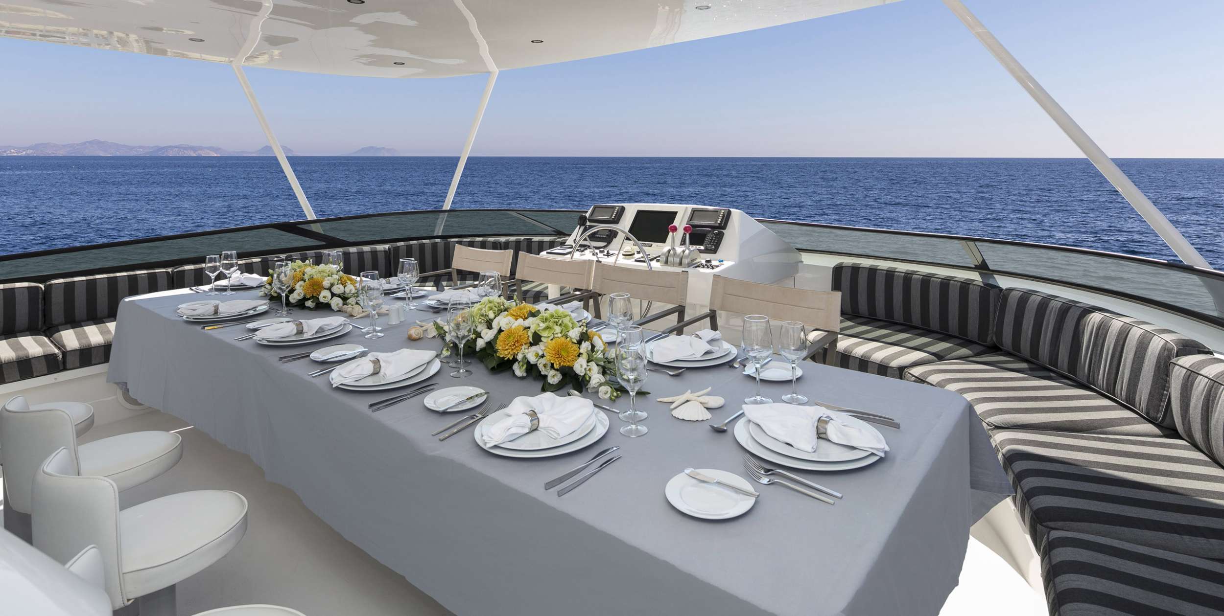 Luxury Crewed Motor Yacht ENDLESS SUMMER photo 8